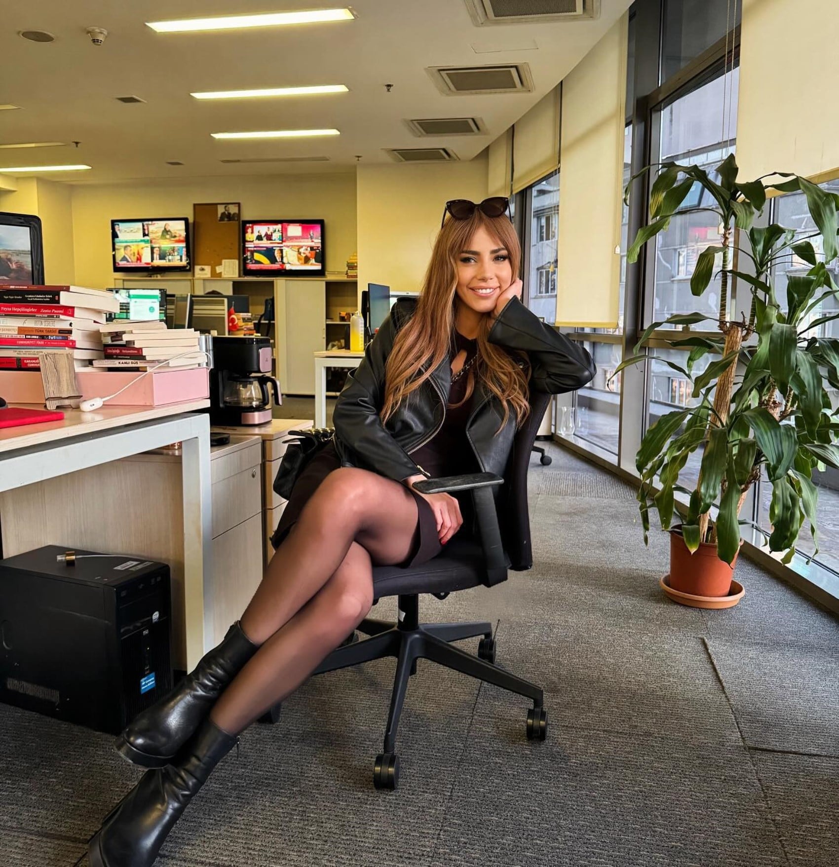 Ela Rümeysa Cebeci'nin cep telefonunda olay video! Cem Yılmaz'a göndermiş...