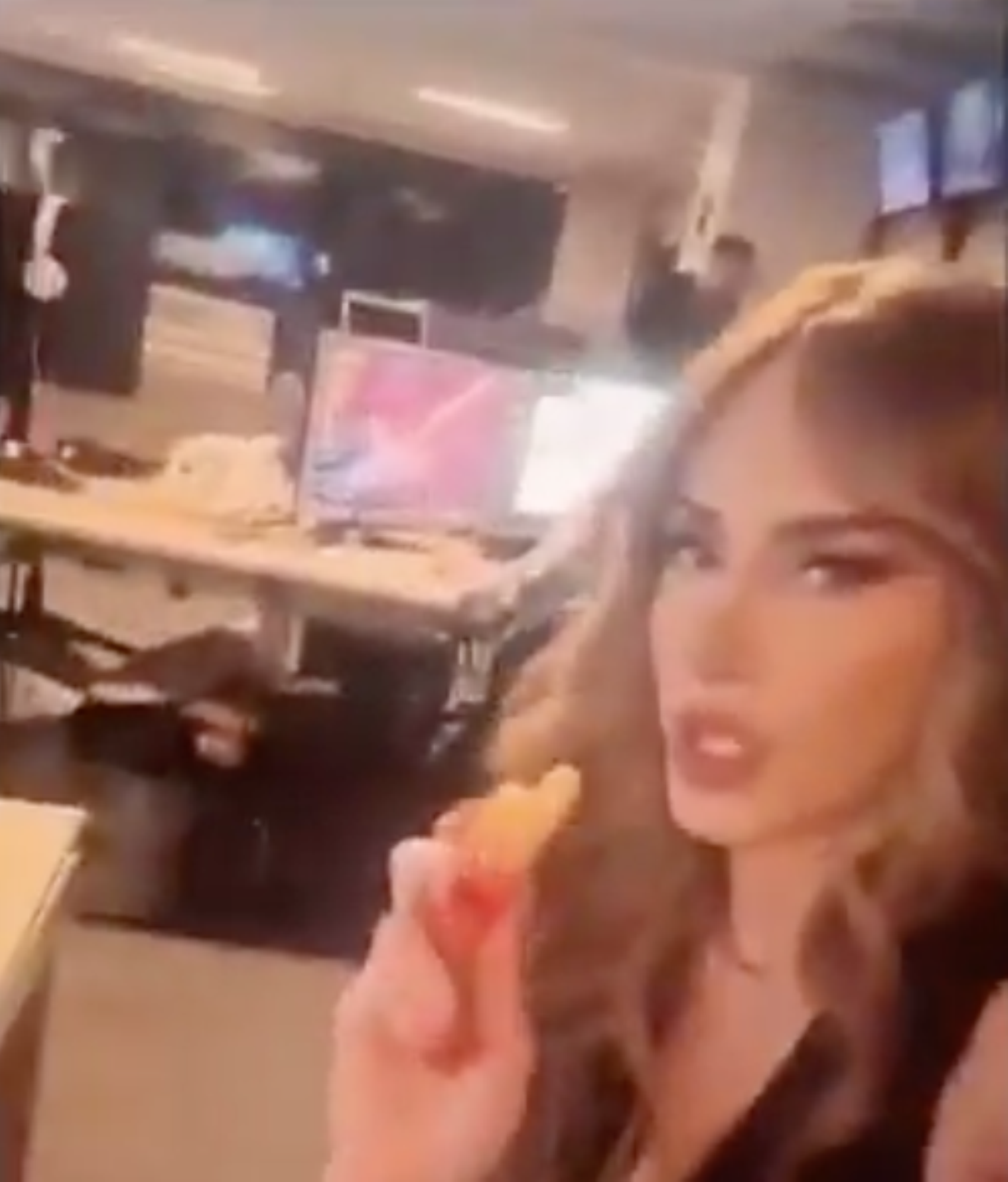 Ela Rümeysa Cebeci'nin cep telefonunda olay video! Cem Yılmaz'a göndermiş...