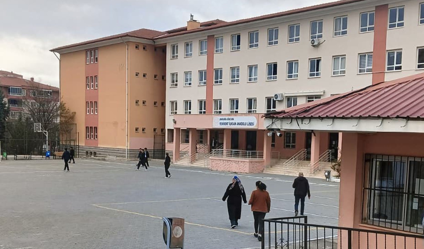 Tacizci öğretmen hakkında tutuklama kararı verildi: Cinsel organının fotoğrafını göndermiş