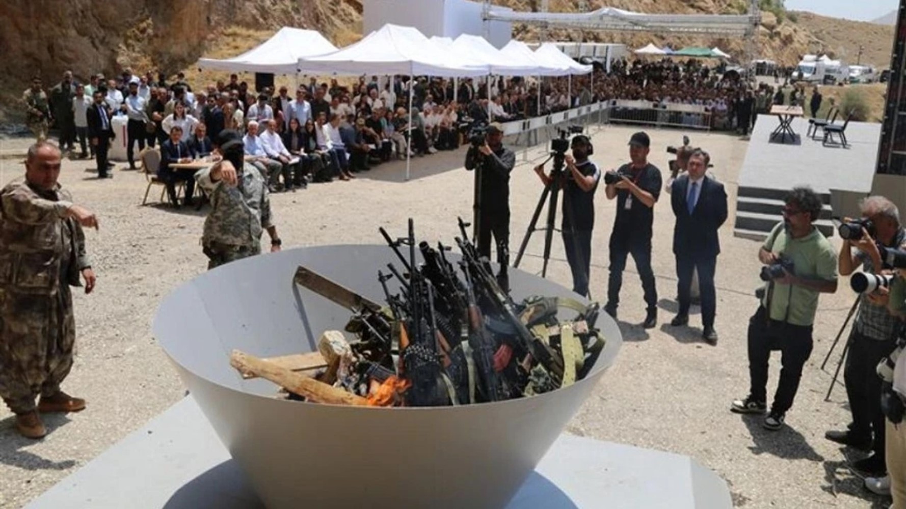 Emerge il rapporto sull'apertura dell'AKP: una tabella di marcia in 3 fasi