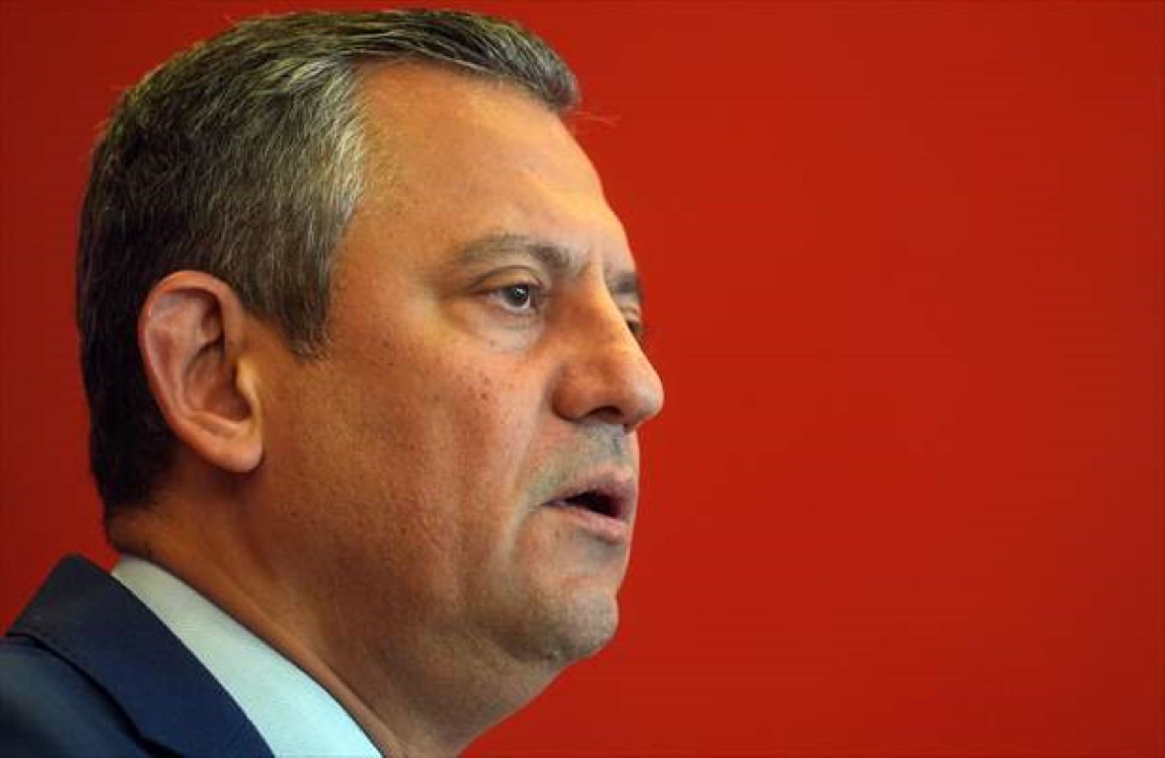 Kulisleri sallayan dosya... Özgür Özel'in elindeki noter onaylı belgede ne var?