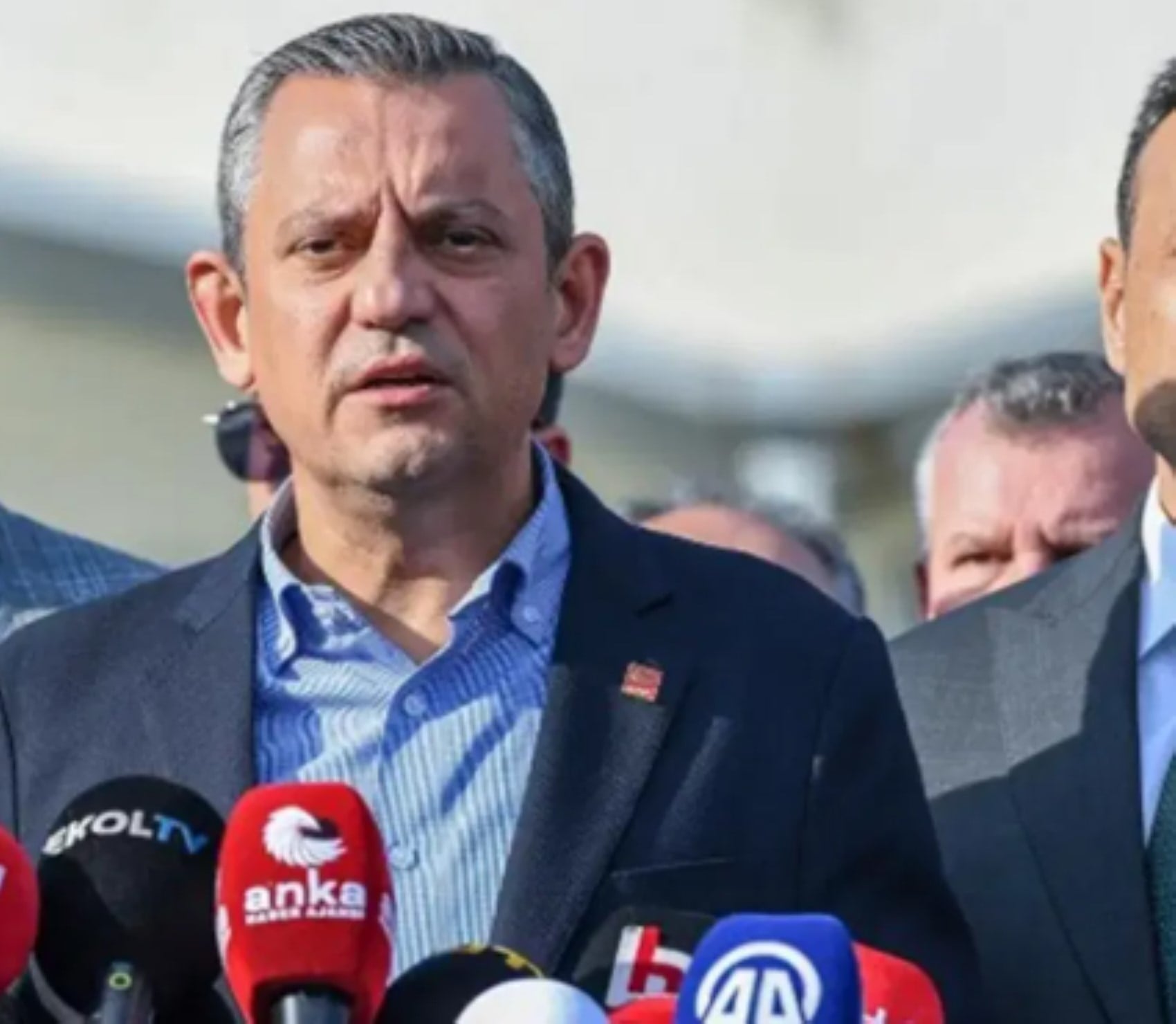 Kulisleri sallayan dosya... Özgür Özel'in elindeki noter onaylı belgede ne var?