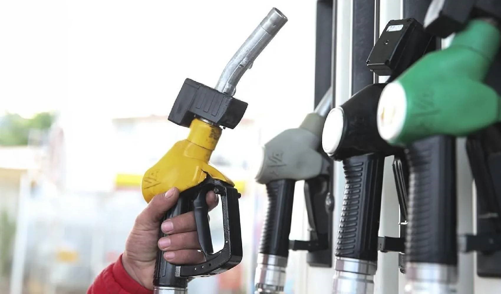 Benzine bir indirim daha