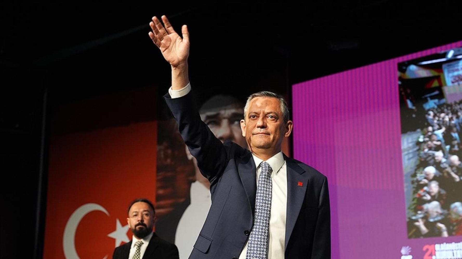 14 anketin ortalamasından Erdoğan ve Bahçeli'ye kötü haber! CHP ve AKP arasında kaç puan fark var?