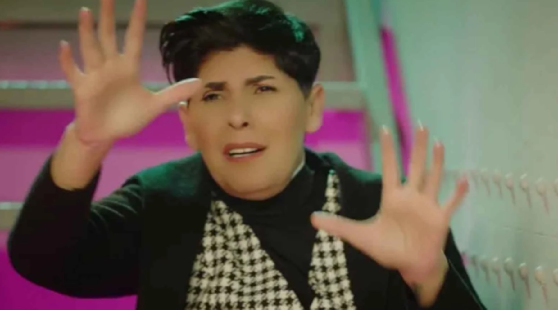 Cansever, üzücü haberi sosyal medya hesabından duyurdu