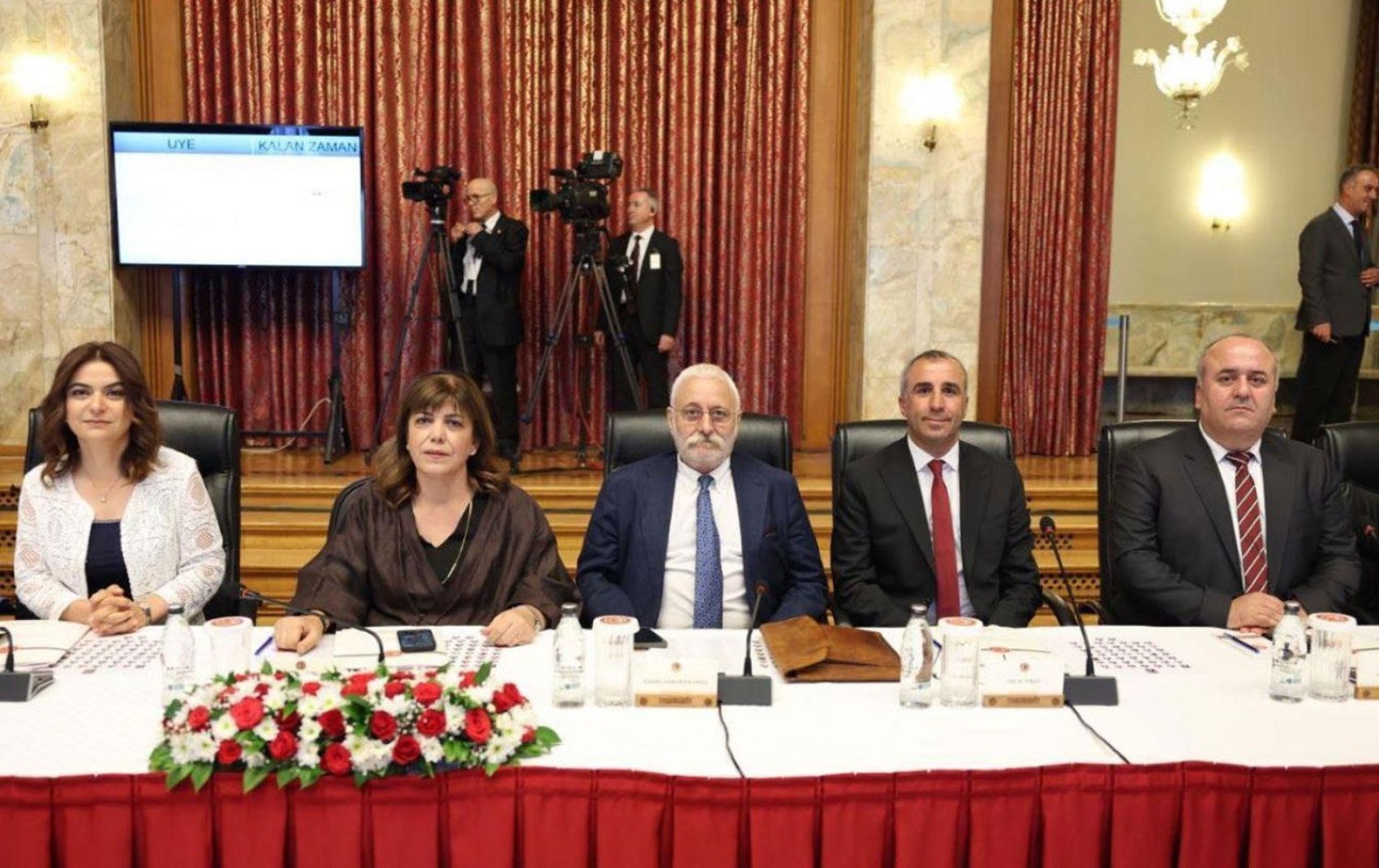 DEM'in raporunda yok yok! İşte DEM Parti'nin 99 sayfalık açılım raporu...