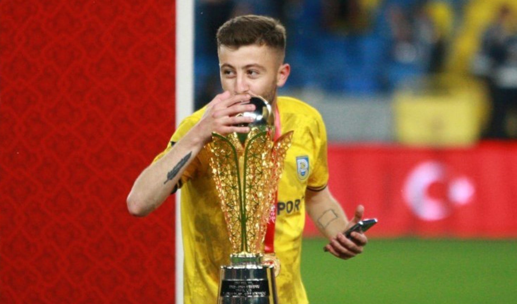 Kocaeli'deki silahlı saldırıda biri futbolcu 3 kişi yaralandı: Durumu ağır