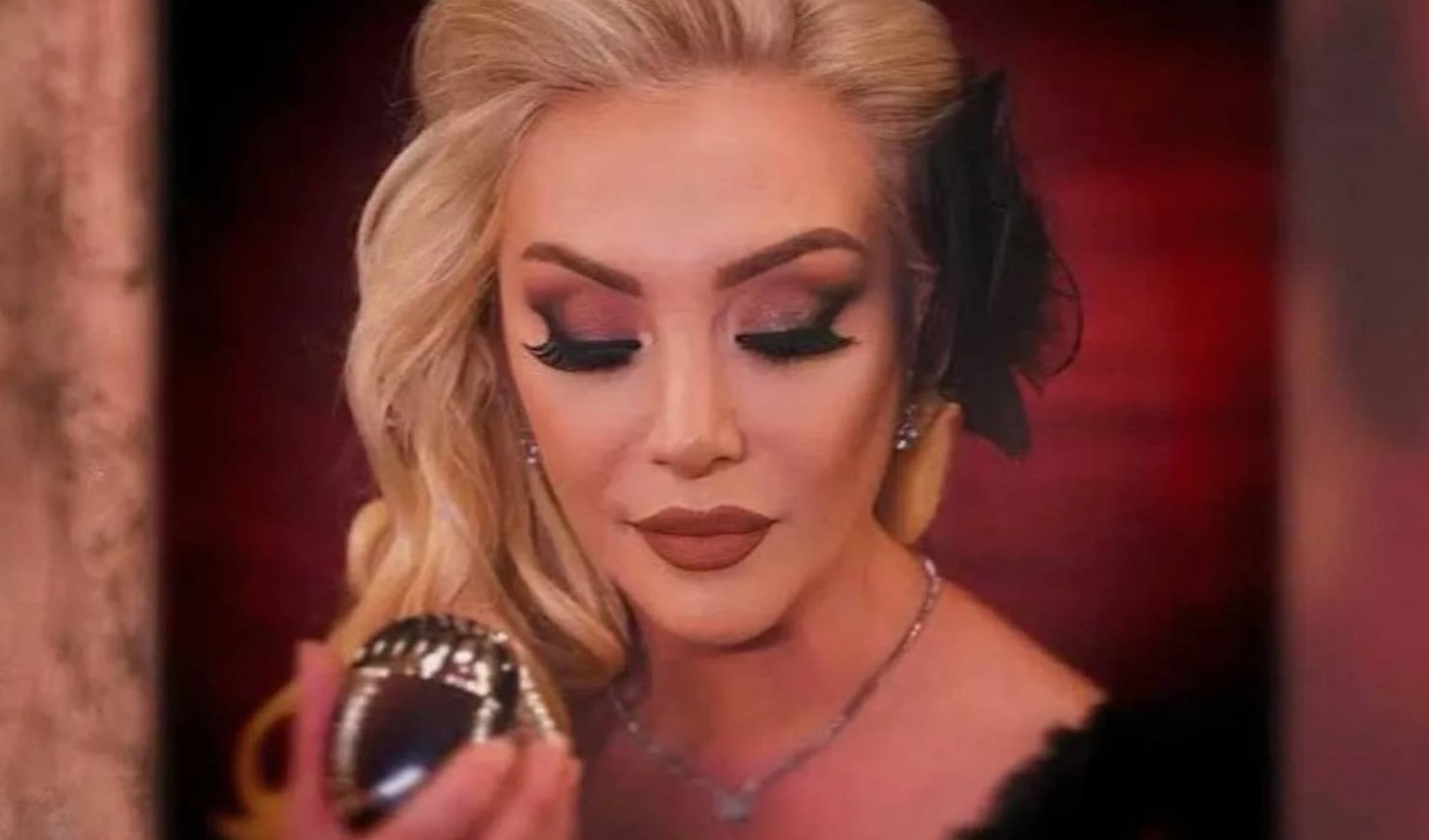 Cezaevinde Güllü'nün şarkıları çalıyor