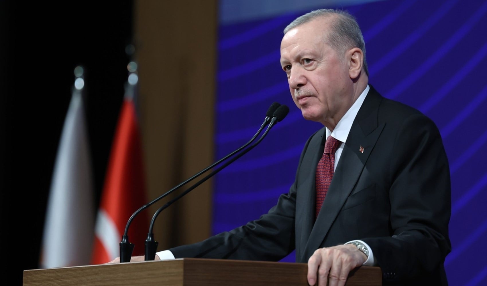 AKP, 'terörsüz Türkiye' raporunu Erdoğan'a sundu