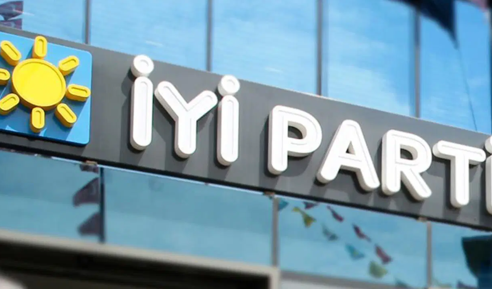 Adana'da İYİ Parti'de istifa dalgası