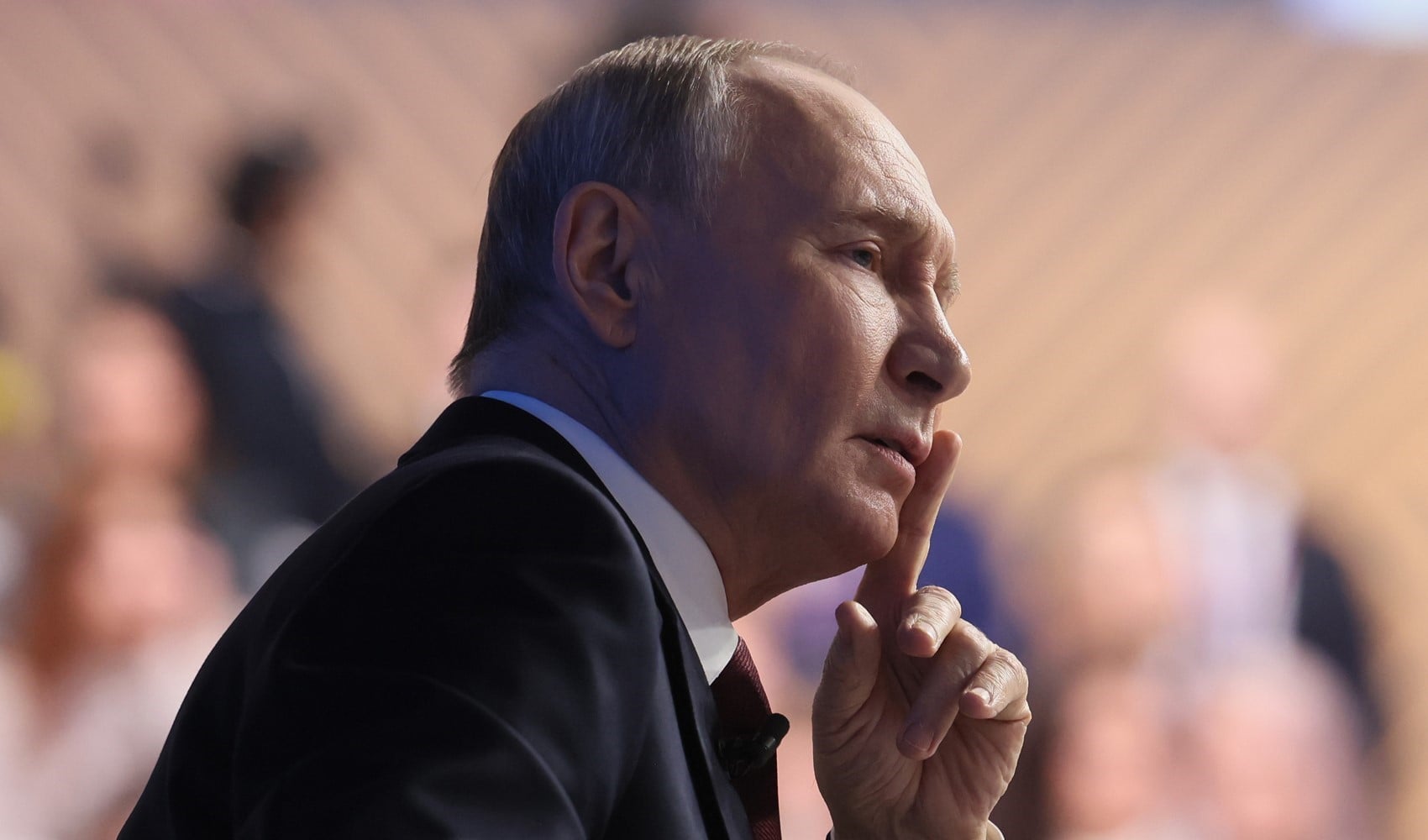 Putin: Se l'Occidente ci rispetterà, non ci sarà bisogno di operazioni militari