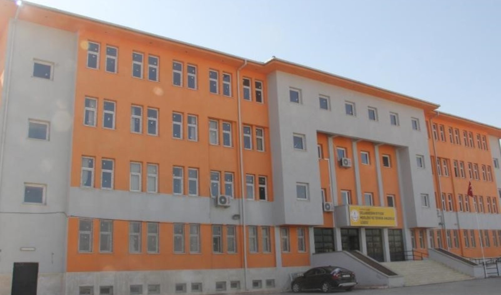 Lisede taciz iddiası: Öğretmen gözaltında