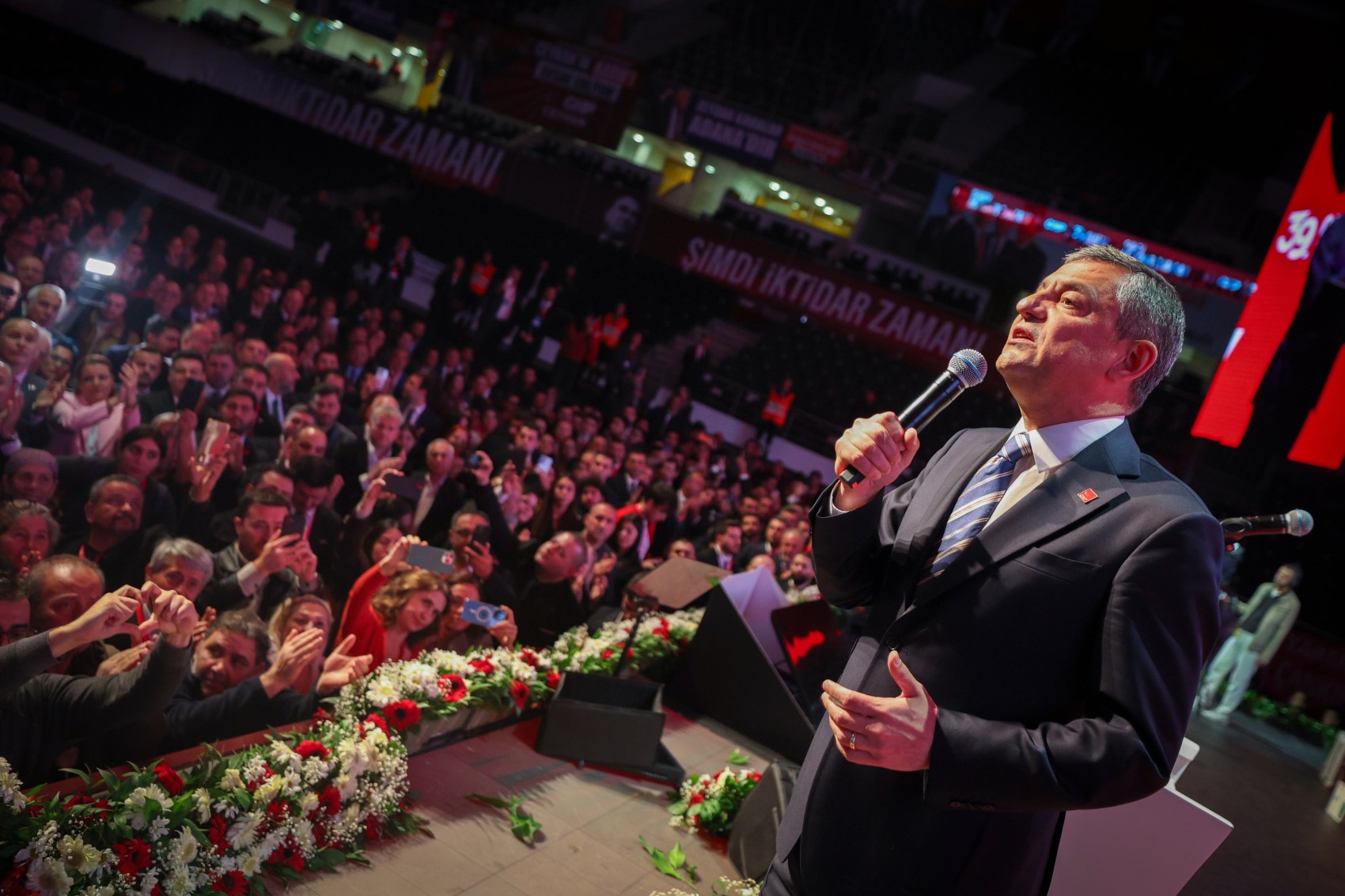 'Celladınıza aşık olmayın' demişti: Özgür Özel'den DEM Parti'den gelen tepkilere yanıt
