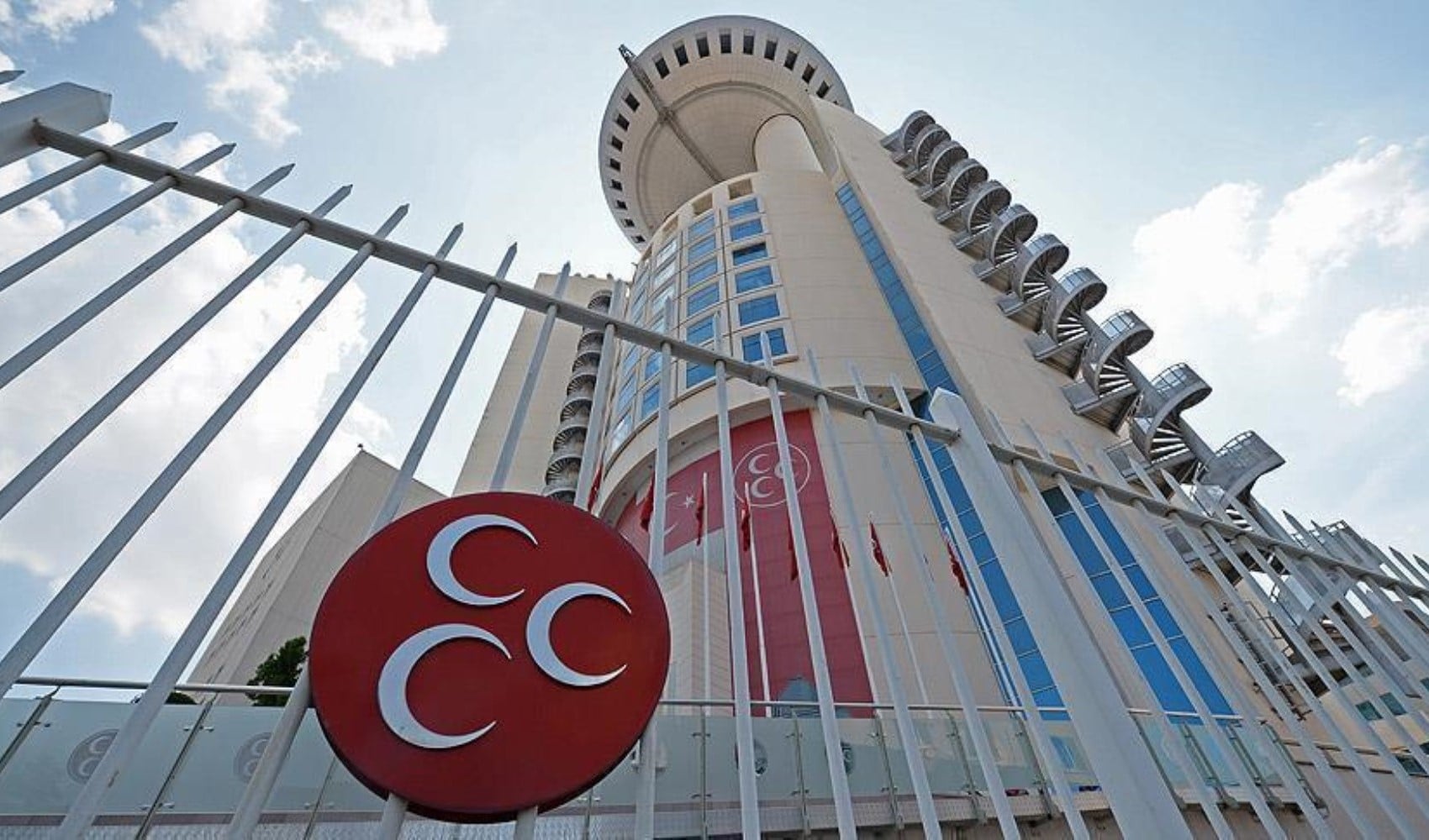 MHP'deki istifalara bir yenisini daha eklendi! İlçe başkanı görevi bıraktı