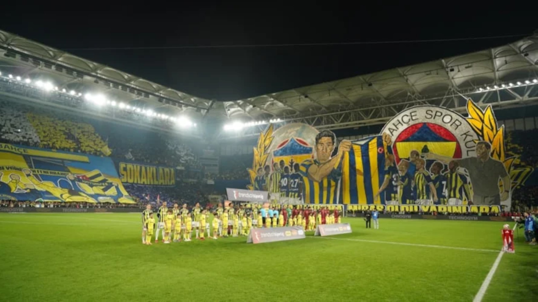 Derbiden Kazımcan'a çakmak fırlatan taraftar gözaltına alındı: İşte aldığı ceza