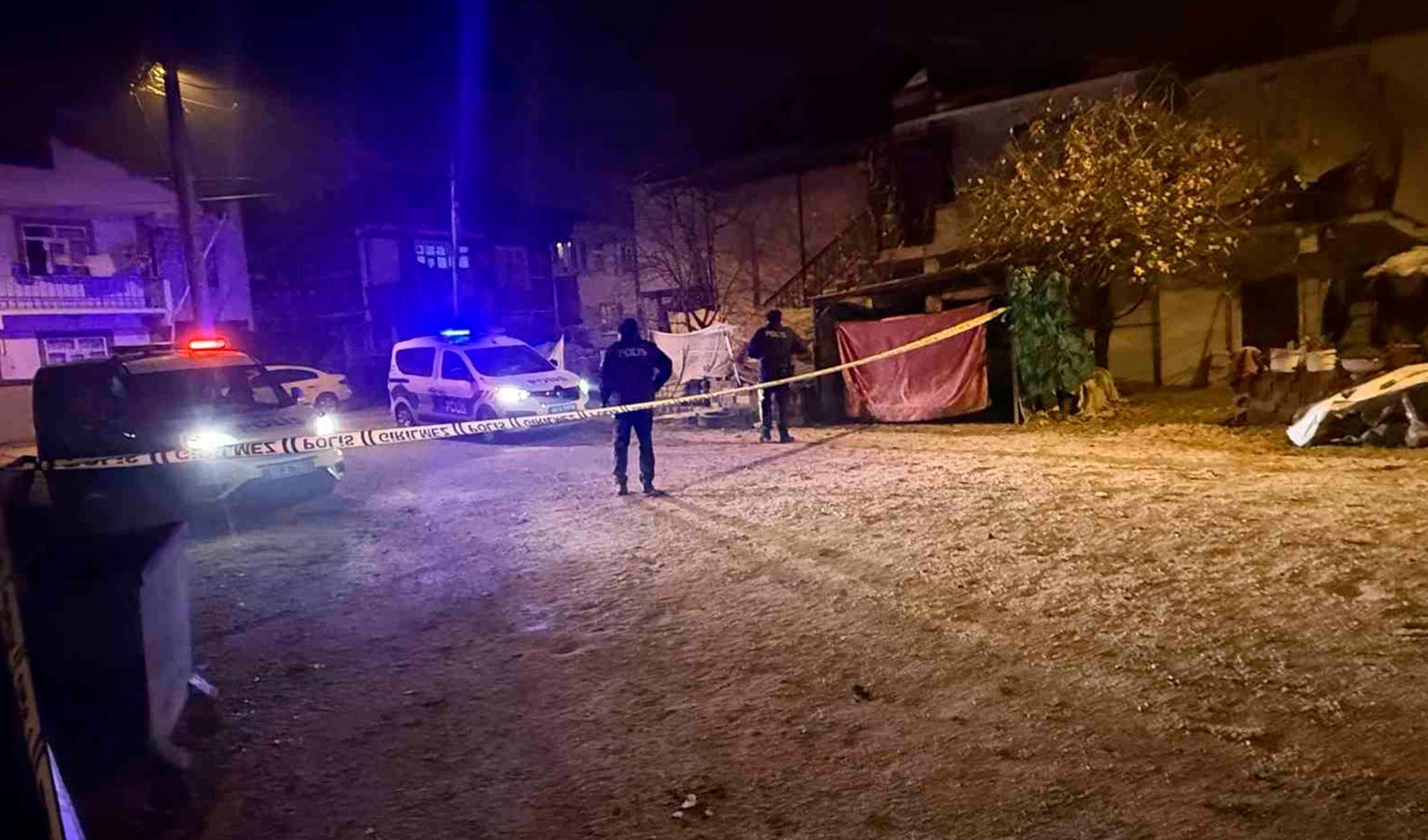 Tokat'ta motokurye evinin önünde kurşun yağmuruna tutuldu