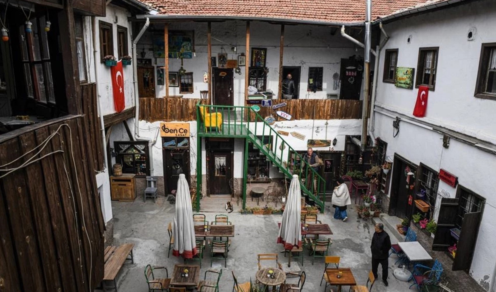 Asırlık Han Koç Holding'e geçti