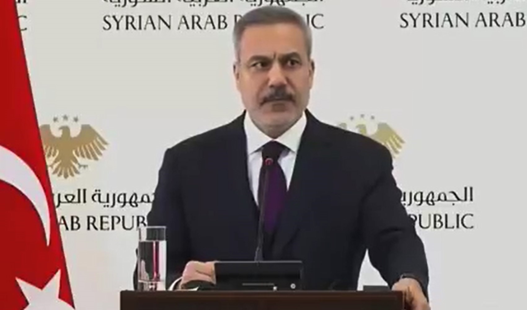 Hakan Fidan'ın Şam'daki konuşması bir anda bitirildi: Bakan, kısa süreli şaşkınlık yaşadı