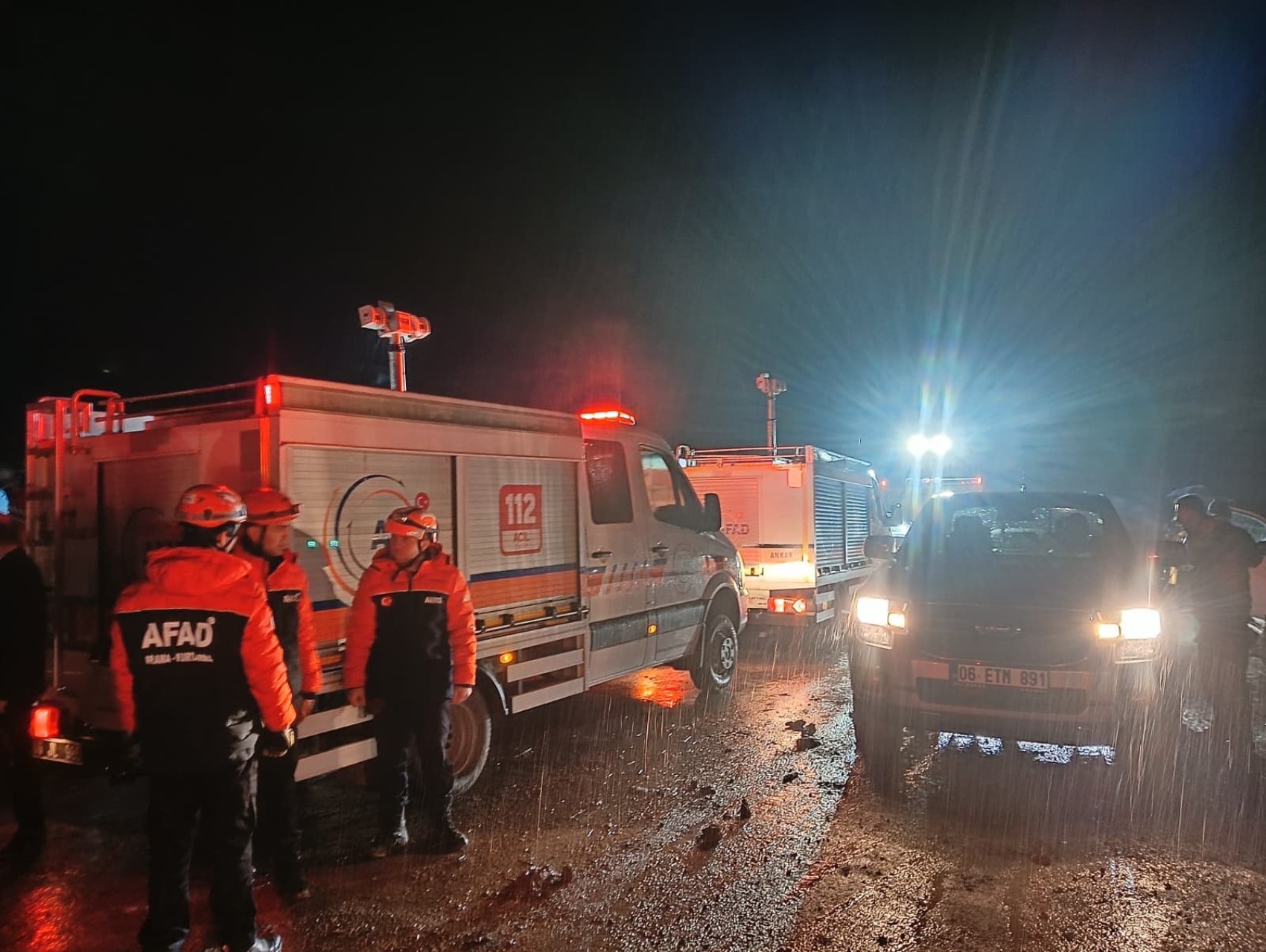 Uçağın düştüğü gören yurttaşlar, o anları anlattı