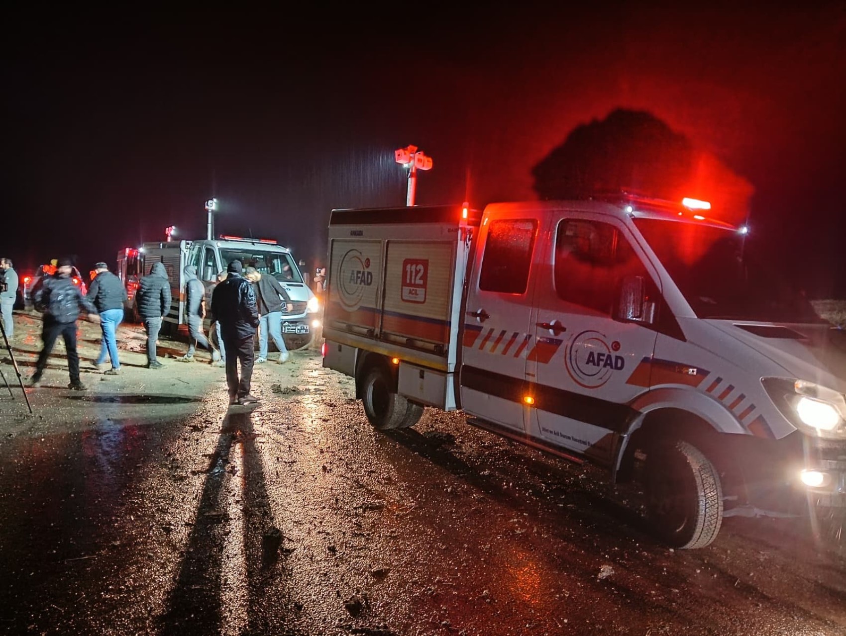 Uçağın düştüğü gören yurttaşlar, o anları anlattı