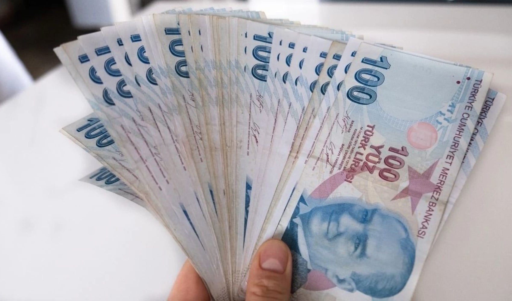 Gazeteler açlık sınırının altında kalan asgari ücret zammını nasıl gördü?