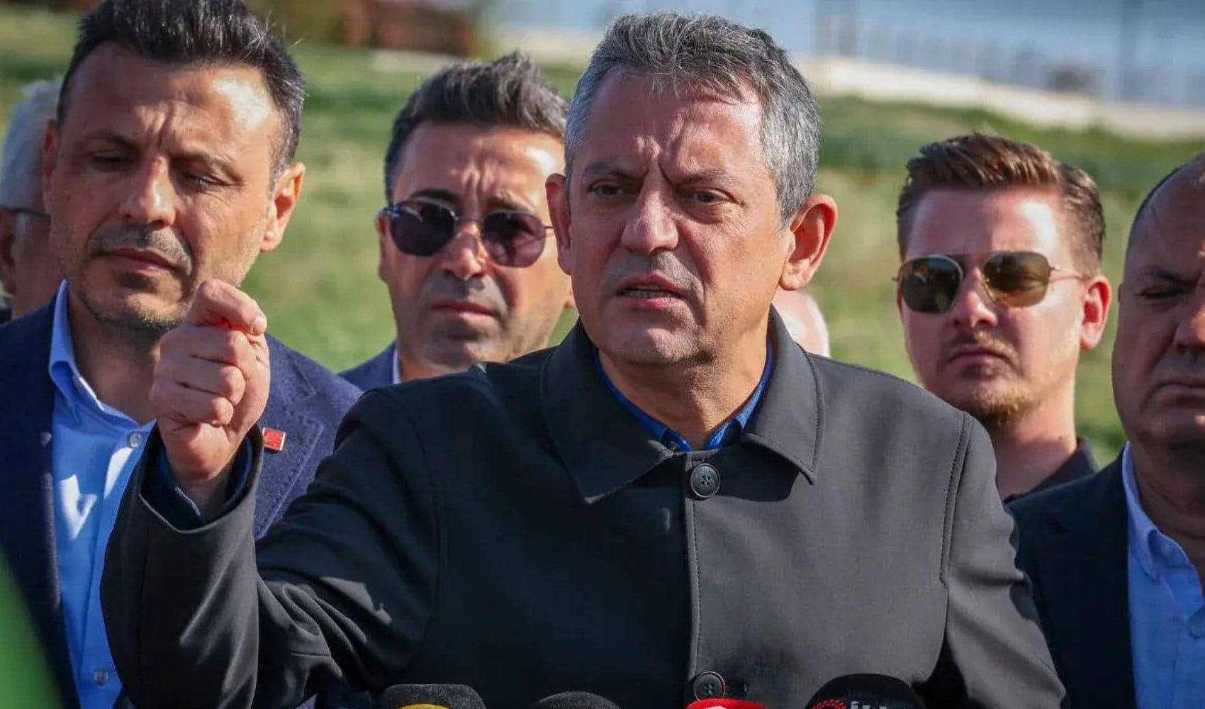 Özgür Özel'den Akın Gürlek'le anlaştı iddialarına yanıt