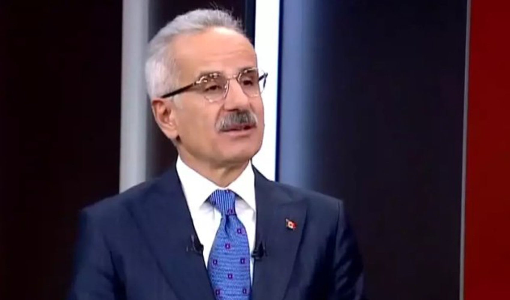 Bakan Uraloğlu, Ankara'da düşen jetin pilotuyla kule arasındaki konuşmaları paylaştı: İşte son temas