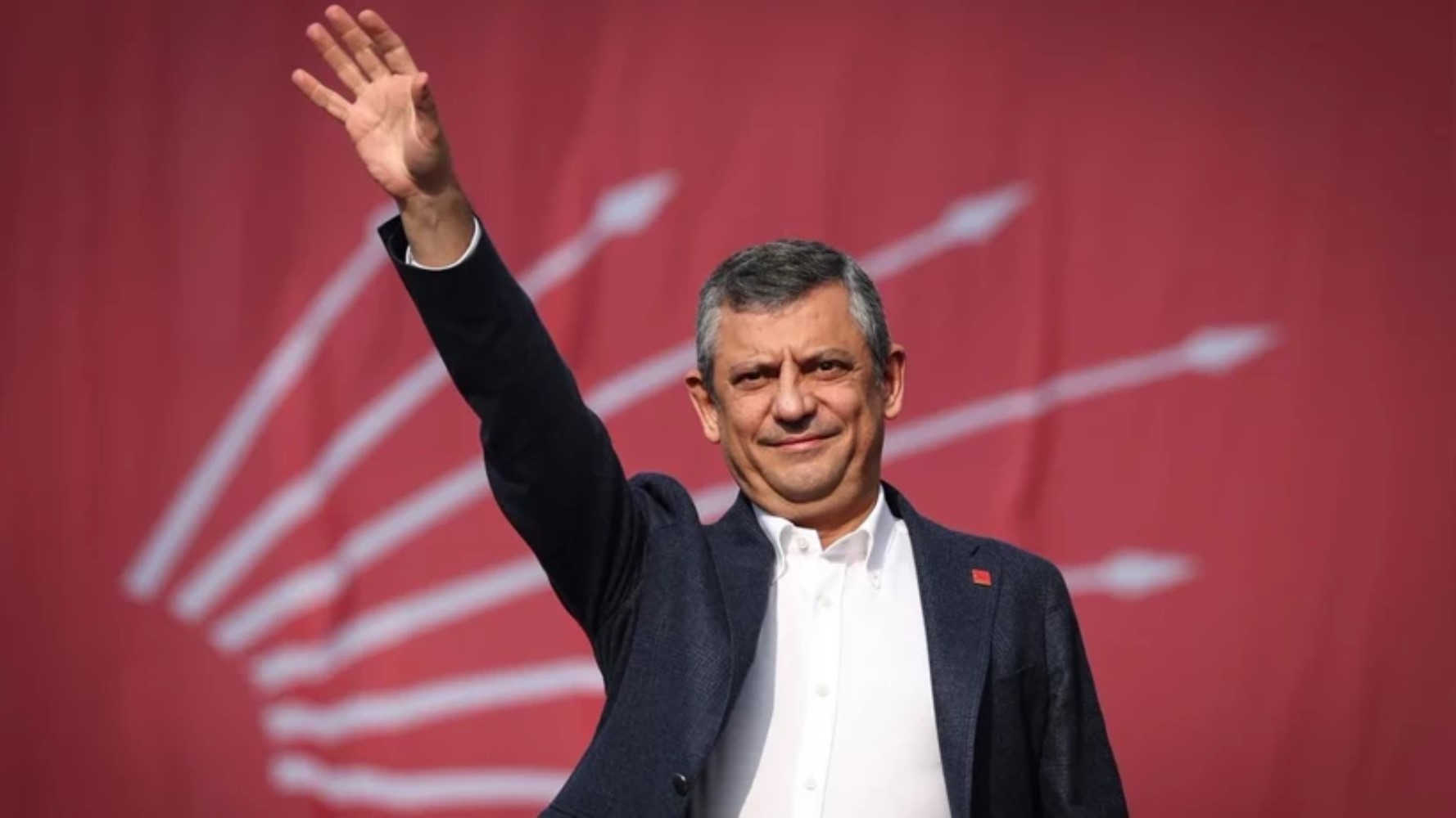 Özgür Özel'den Akın Gürlek'le anlaştı iddialarına yanıt