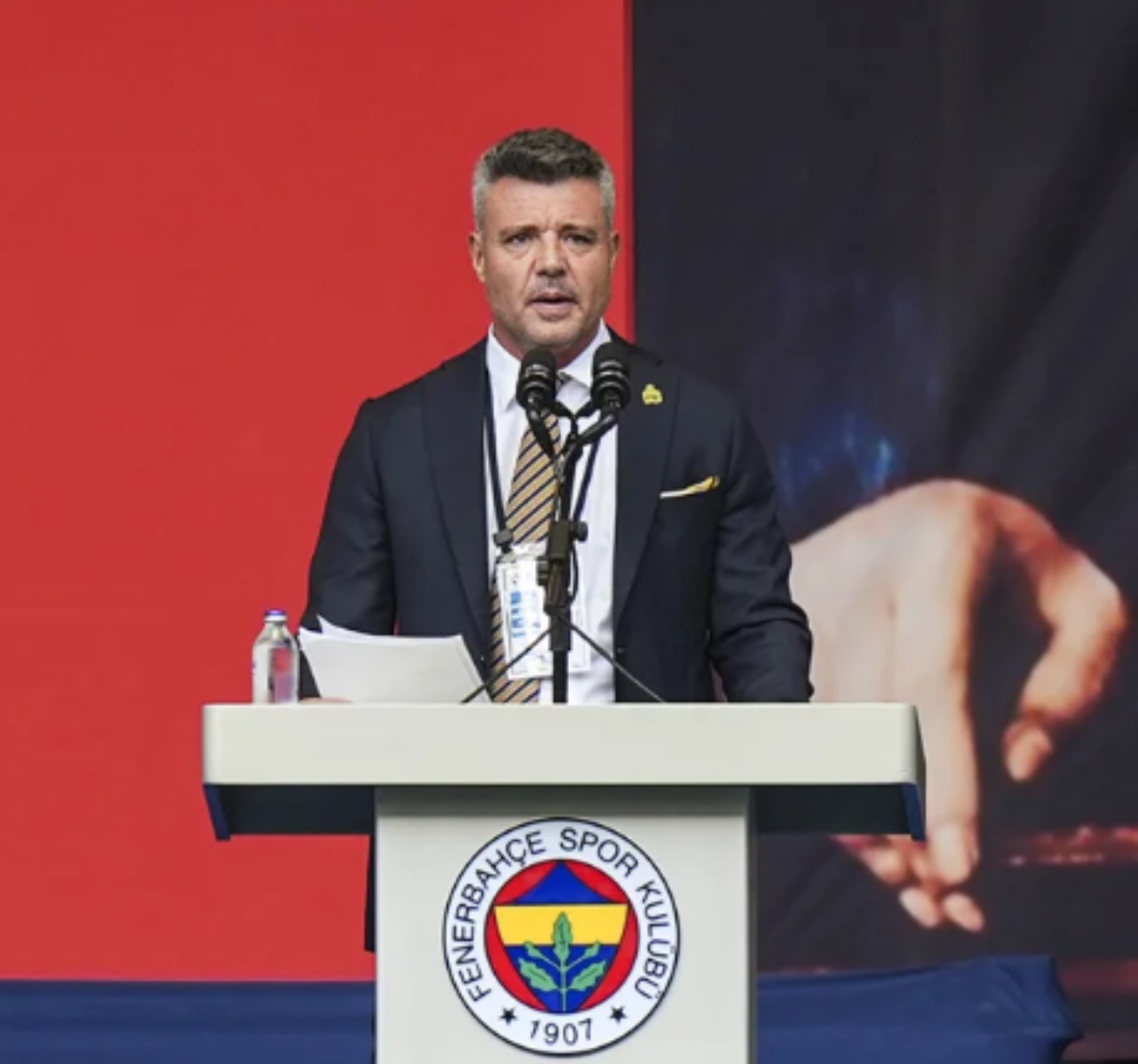 Saadettin Saran'ın yakın çevresi... 'Kesinlikle istifayı düşünmüyor'