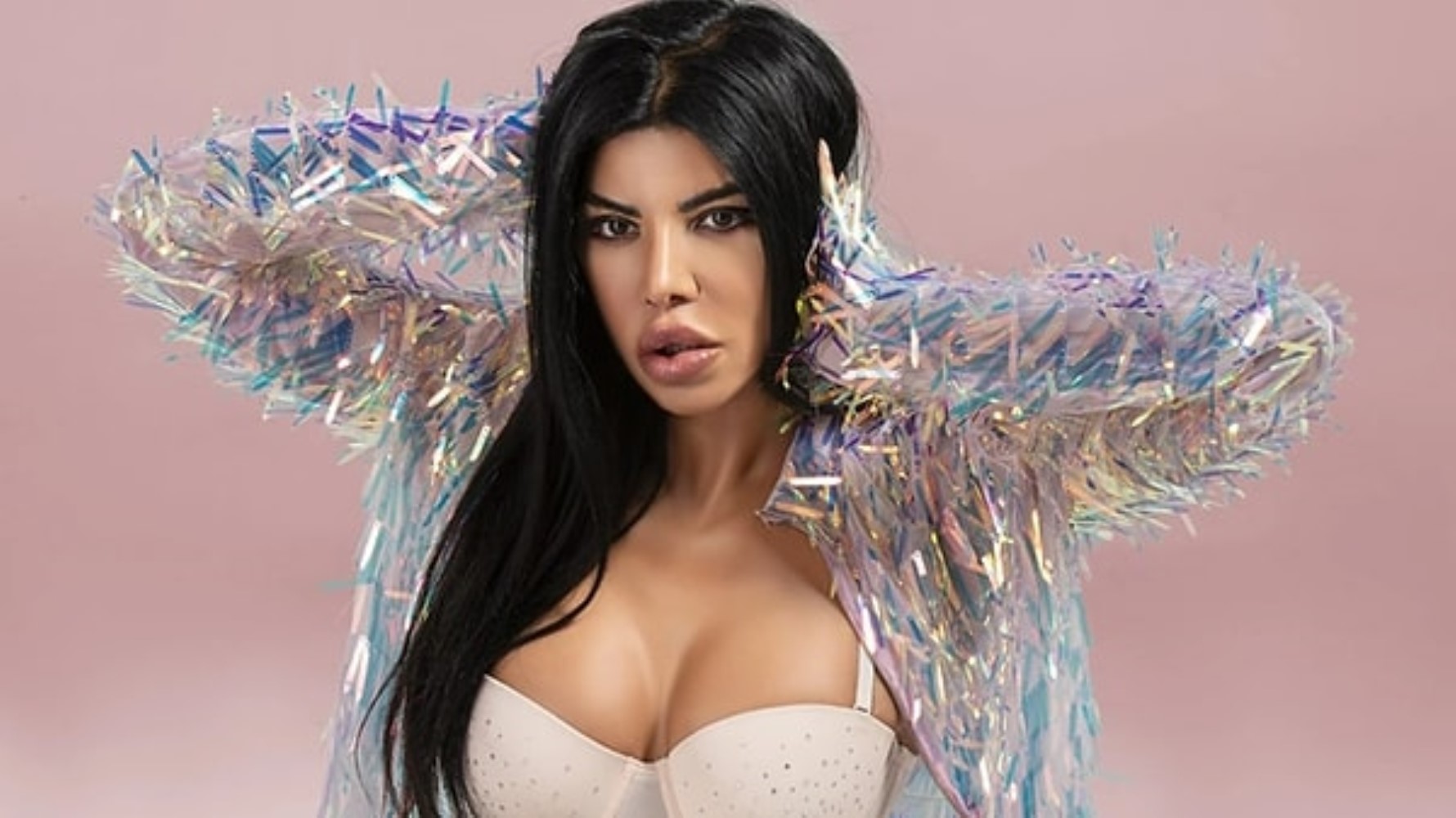 Ünlülere yönelik yeni bir operasyon yapılmıştı: O isimler Ela Rümeysa Cebeci'nin arşivinden çıktı! 'Dahası var...'