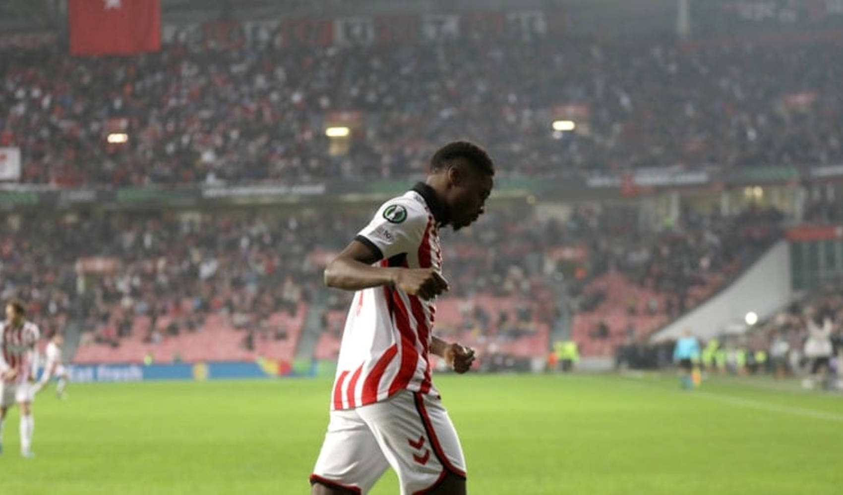 Fenerbahçe transferde ilk imzayı attırdı