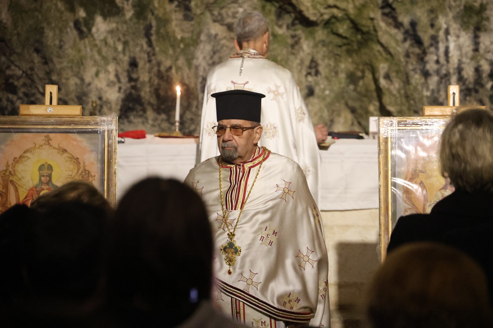 Dünya'nın ilk mağara kilisesinde Noel ayini