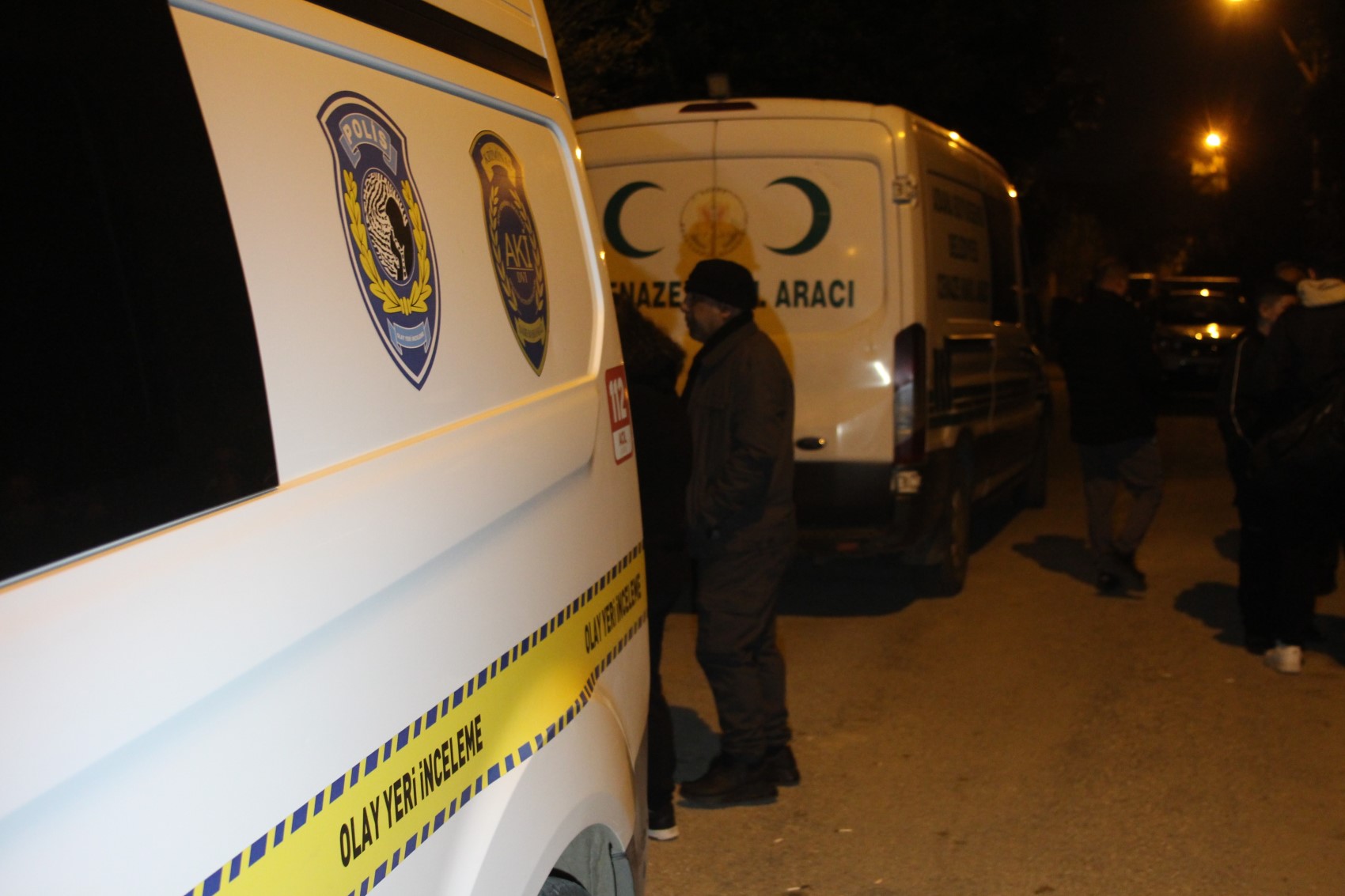 Baba, çocuklarını öldürüp intihar etti