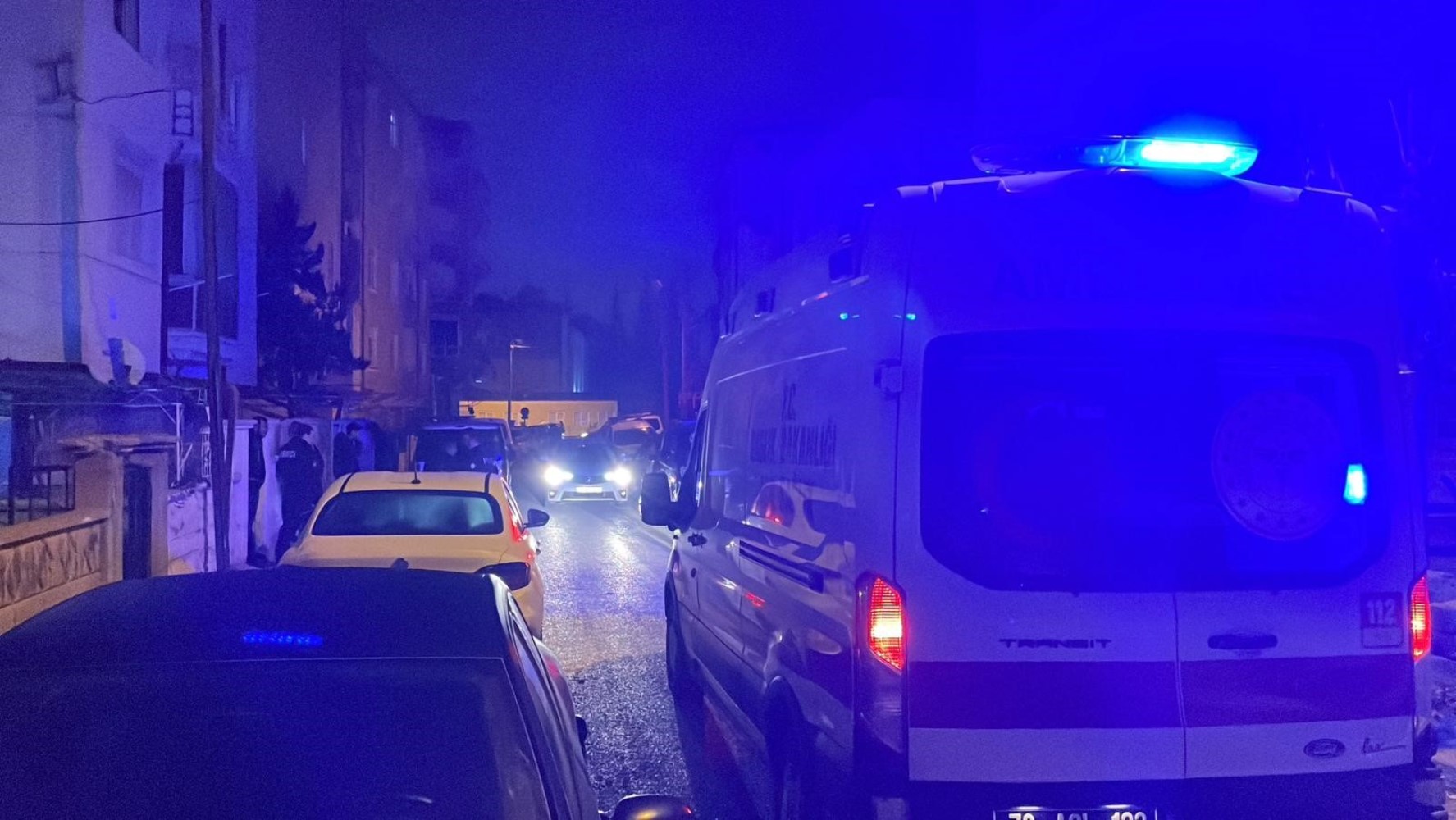 Boşanma aşamasındaki karısını öldürerek intihar etti