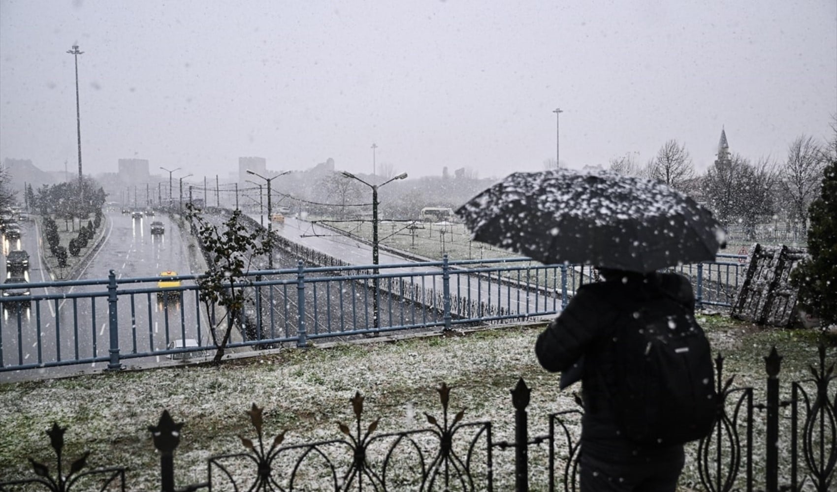 İstanbul’da beklenen kar yağışı başladı! İşte ilk görüntüler...