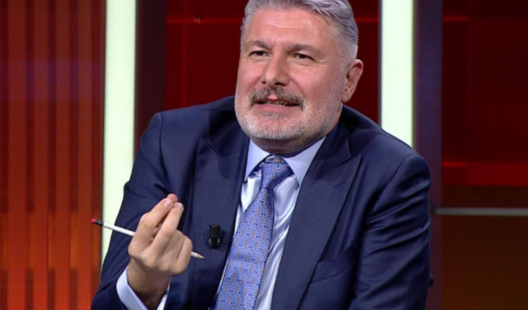 Bahadır Erdem'den AKP içindeki 'gazeteci-vekil' tartışmasına çarpıcı tespit: Mesleğini ve karakterini iktidara satanlar