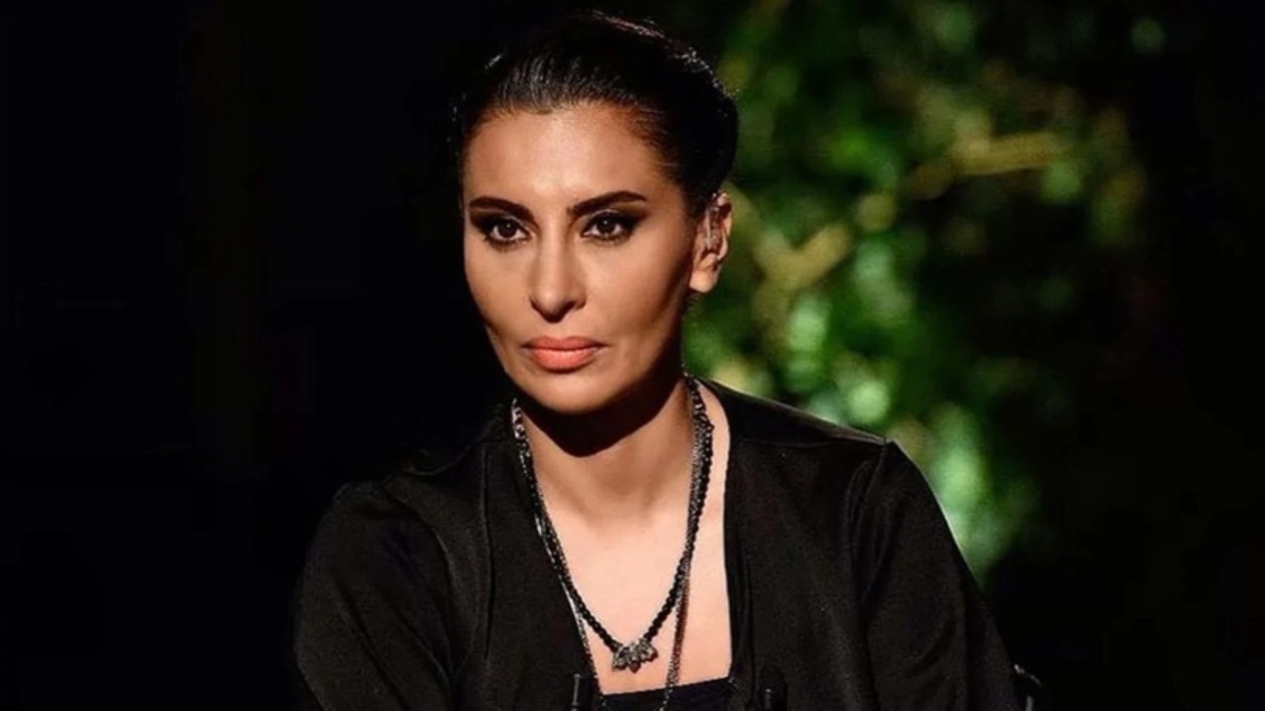 İktidar medyasında kavganın ateşi sönmüyor: Cem Küçük, Hande Fırat'ı topa tuttu! 'Bir gün Özgür Özel’le de araları iyi olacak'