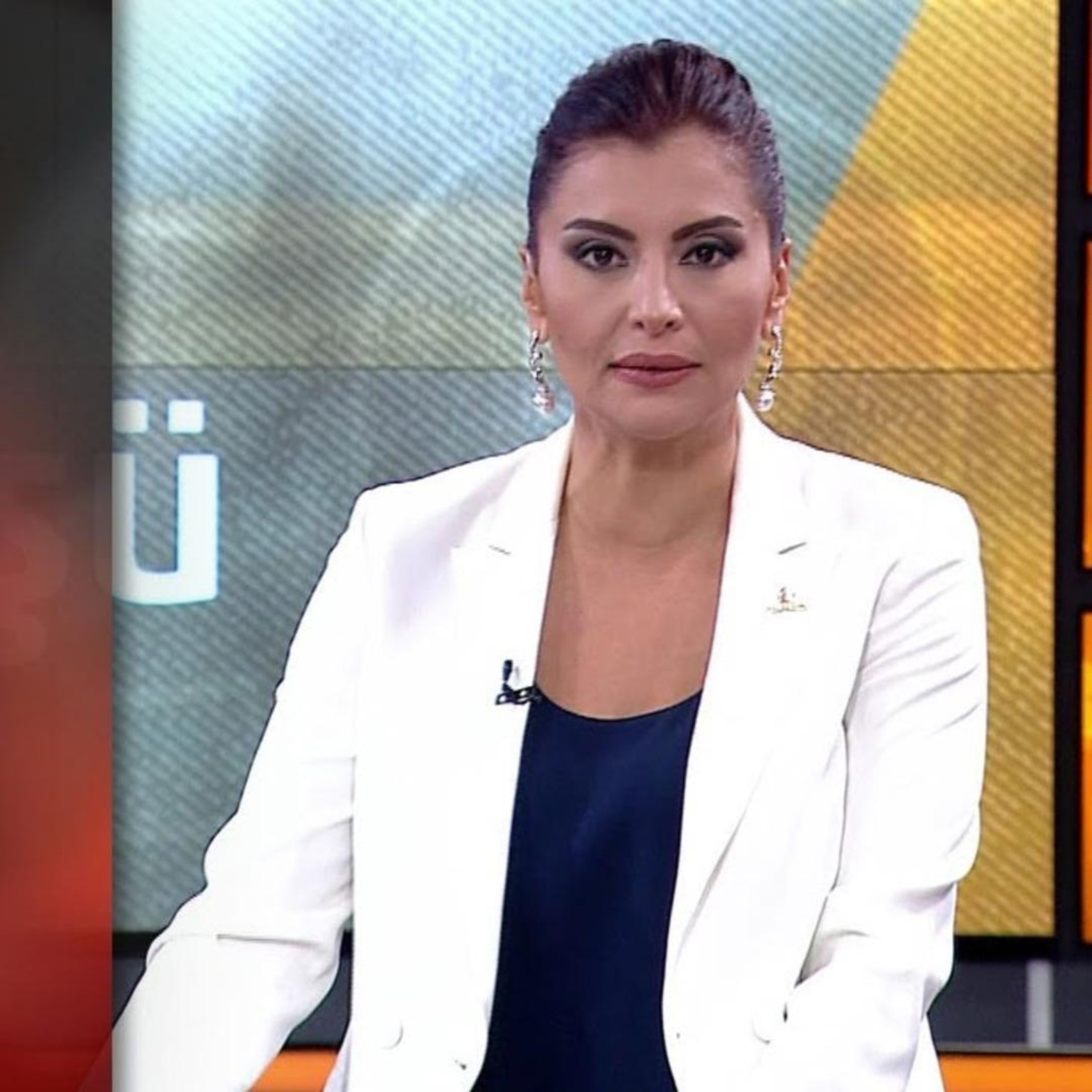 İktidar medyasında kavganın ateşi sönmüyor: Cem Küçük, Hande Fırat'ı topa tuttu! 'Bir gün Özgür Özel’le de araları iyi olacak'