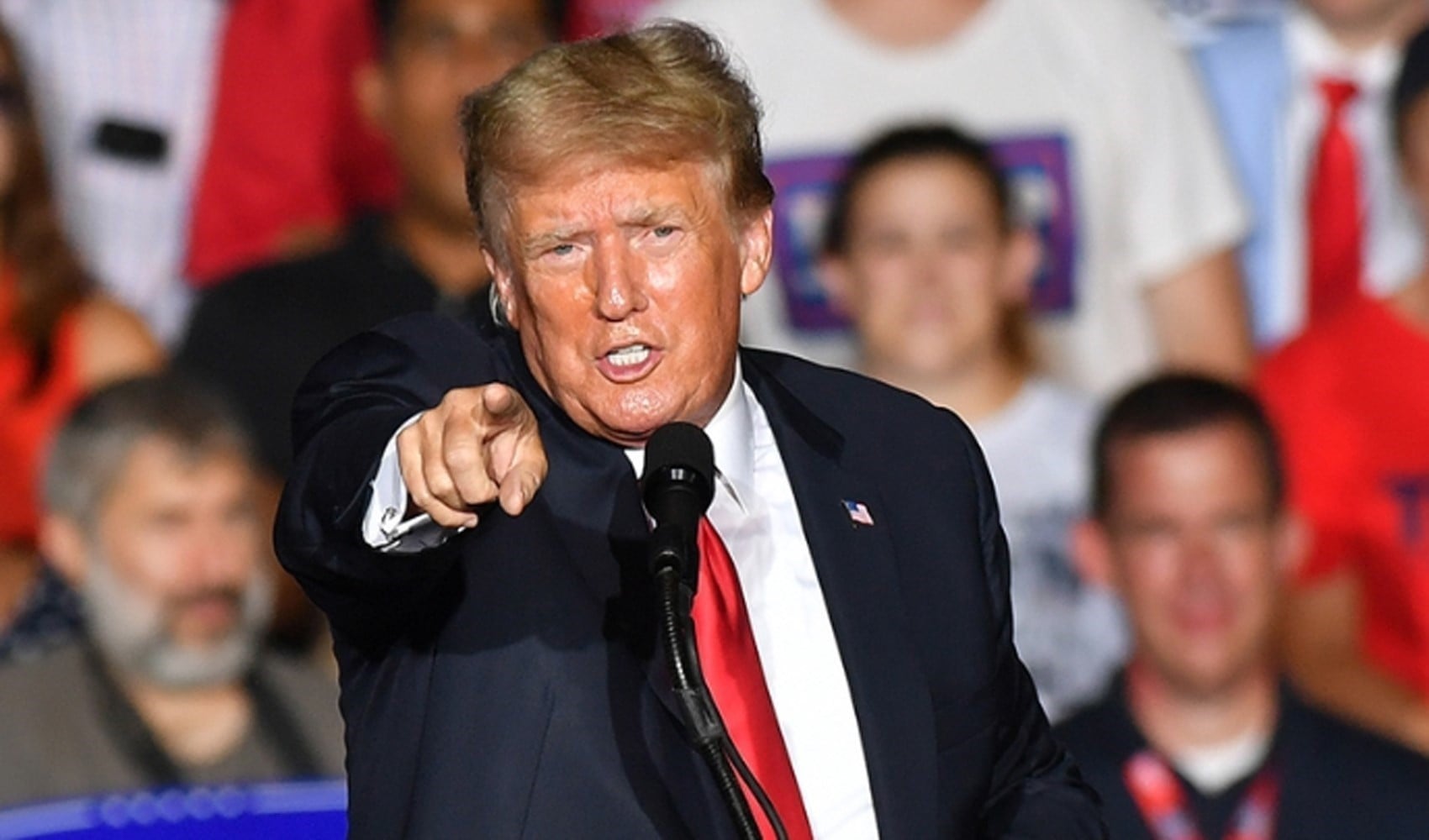 ABD'den 19 ülkenin vatandaşına iltica yasağı