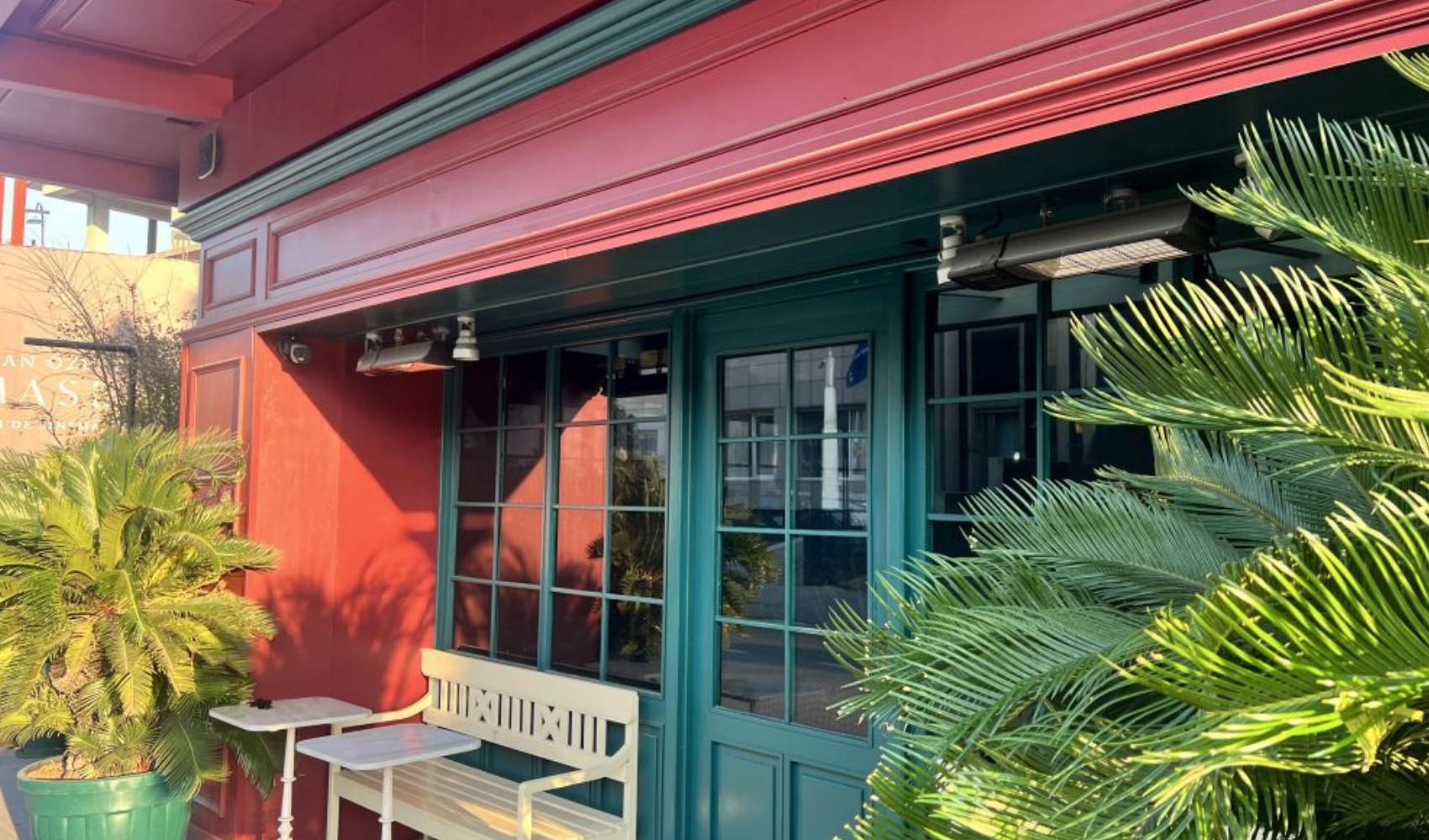 Kütüphane'nin işletmecisi gözaltına alındı