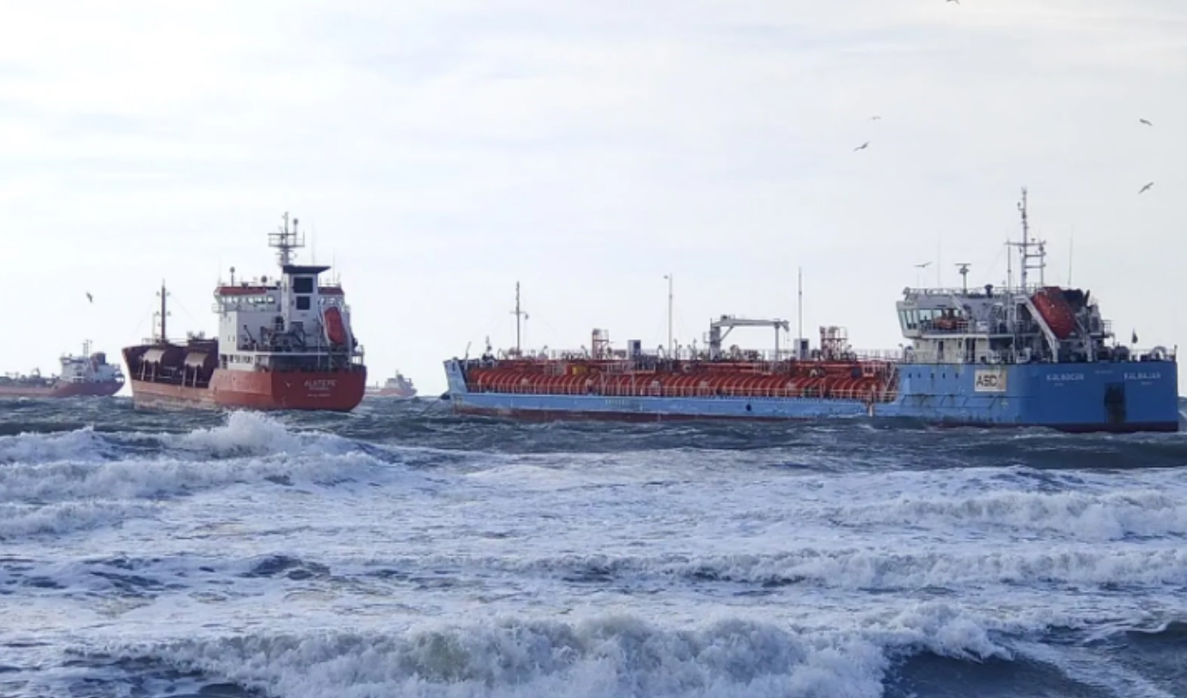 Florya açıklarında alarm: İki tankerden peş peşe acil çağrı