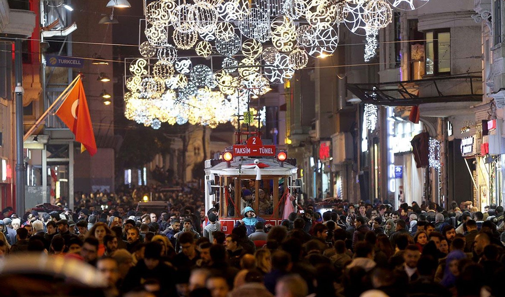 Bakanlık yılbaşında görev yapacak personel sayısını açıkladı