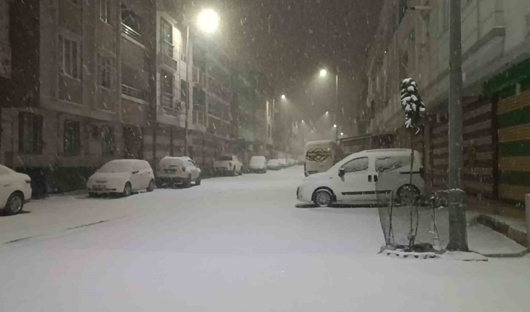 Kar ve tipi hava trafiğini durdurdu: 3 ilde uçuşlar iptal edildi