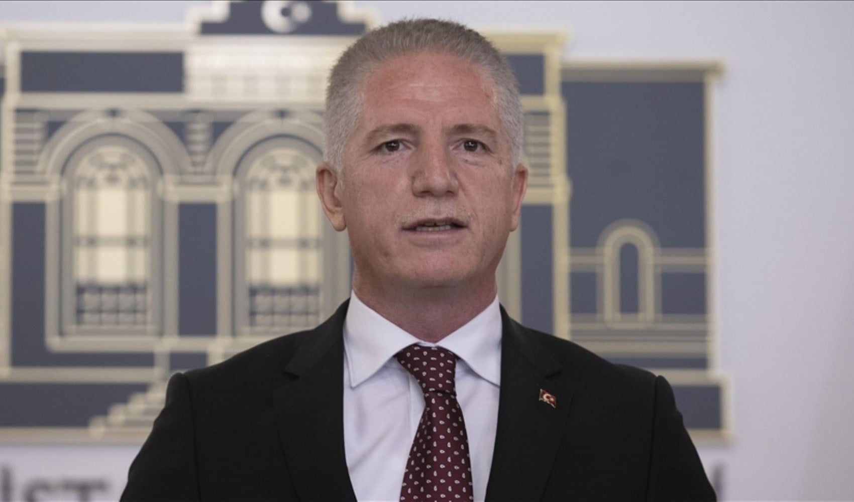 İstanbul Valisi Gül'den kar tatili açıklaması