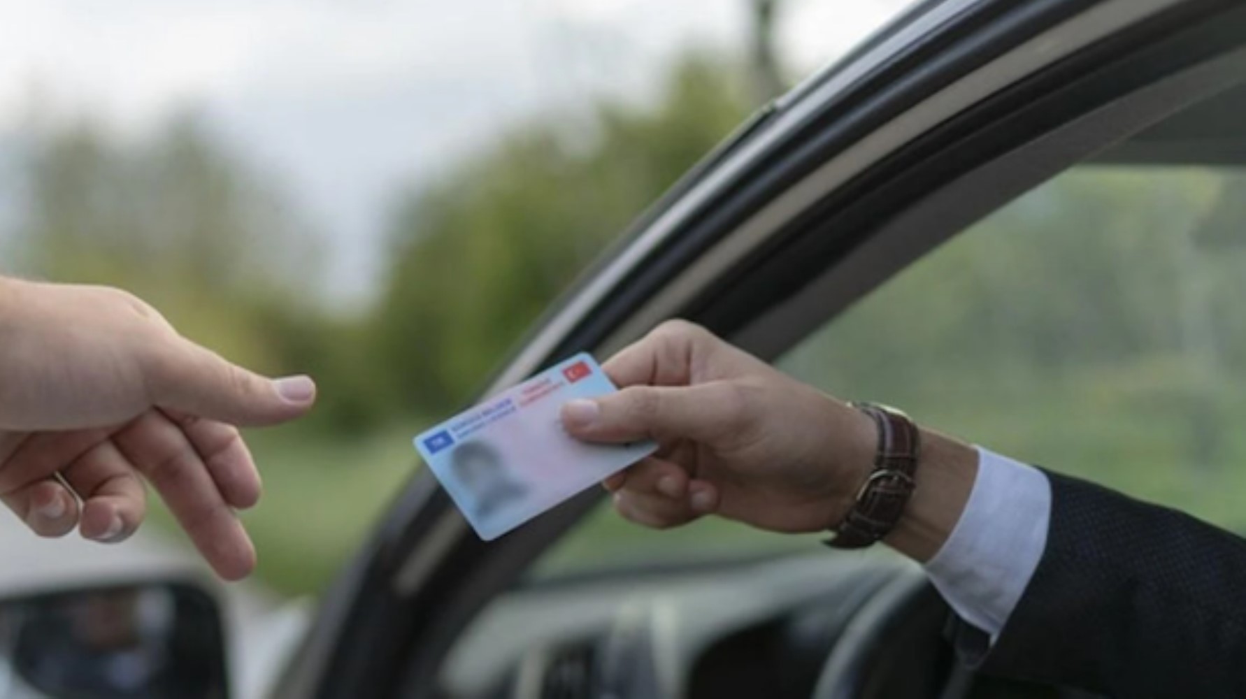 Yeni yıl zam yağmuruyla başlayacak: 2026 yılındaki pasaport ve ehliyet ücretleri netleşti!