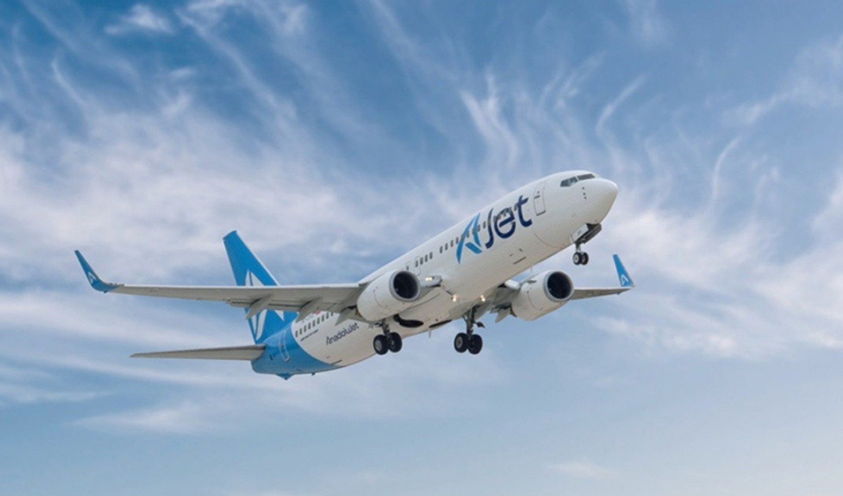 AJet olumsuz hava koşulları nedeniyle 42 seferini iptal etti