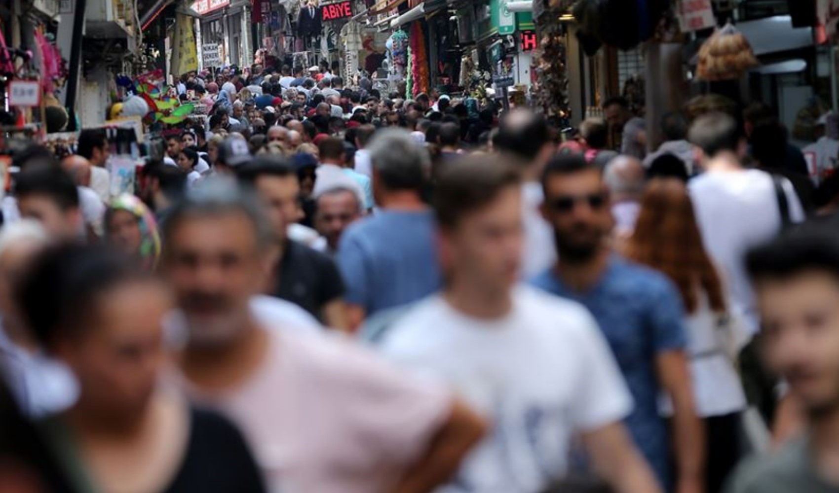 Çin'i geride bıraktı, dünyanın en kalabalık ülkesi oldu