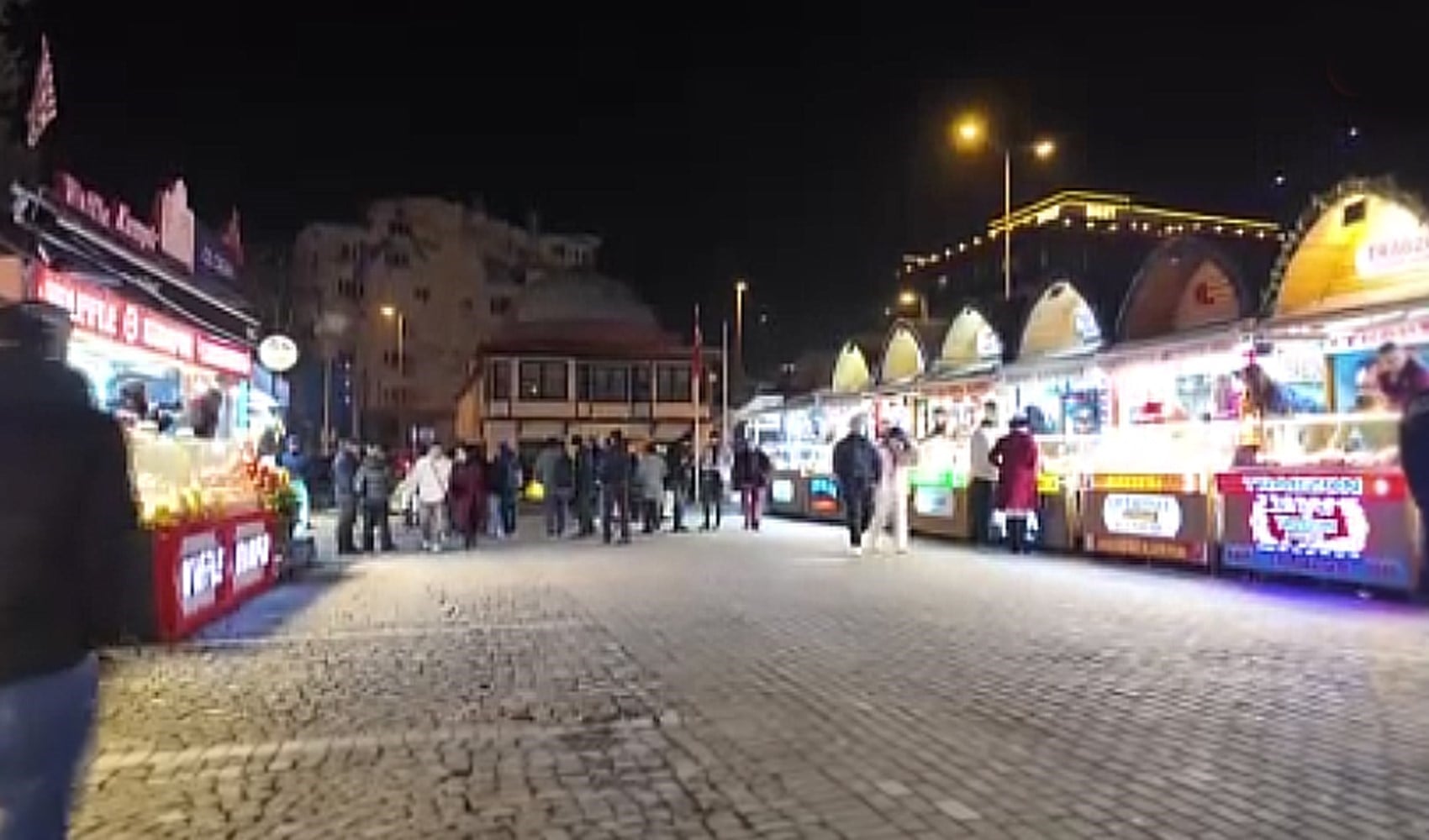 Beşiktaş Ortaköy’de son yılların en sakin yılbaşı akşamı yaşanıyor