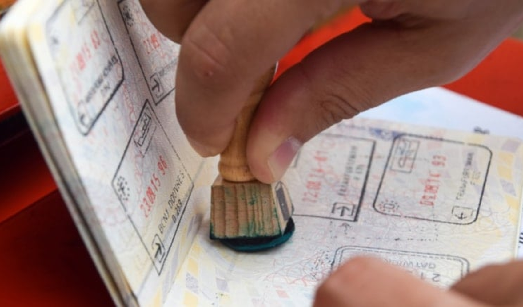 O ülkeden de vize yasağı geldi