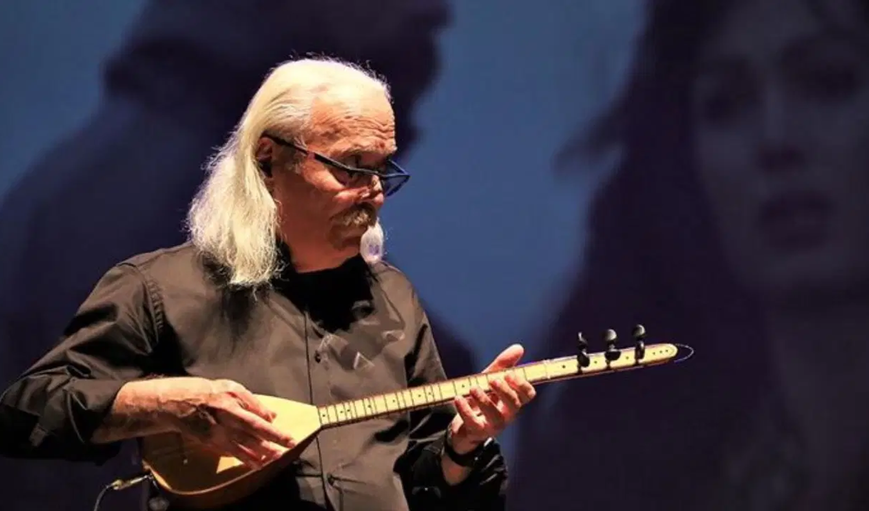 Cahit Berkay, Esenyurt’ta trafik kazası geçirdi: Aracıyla restorana girdi